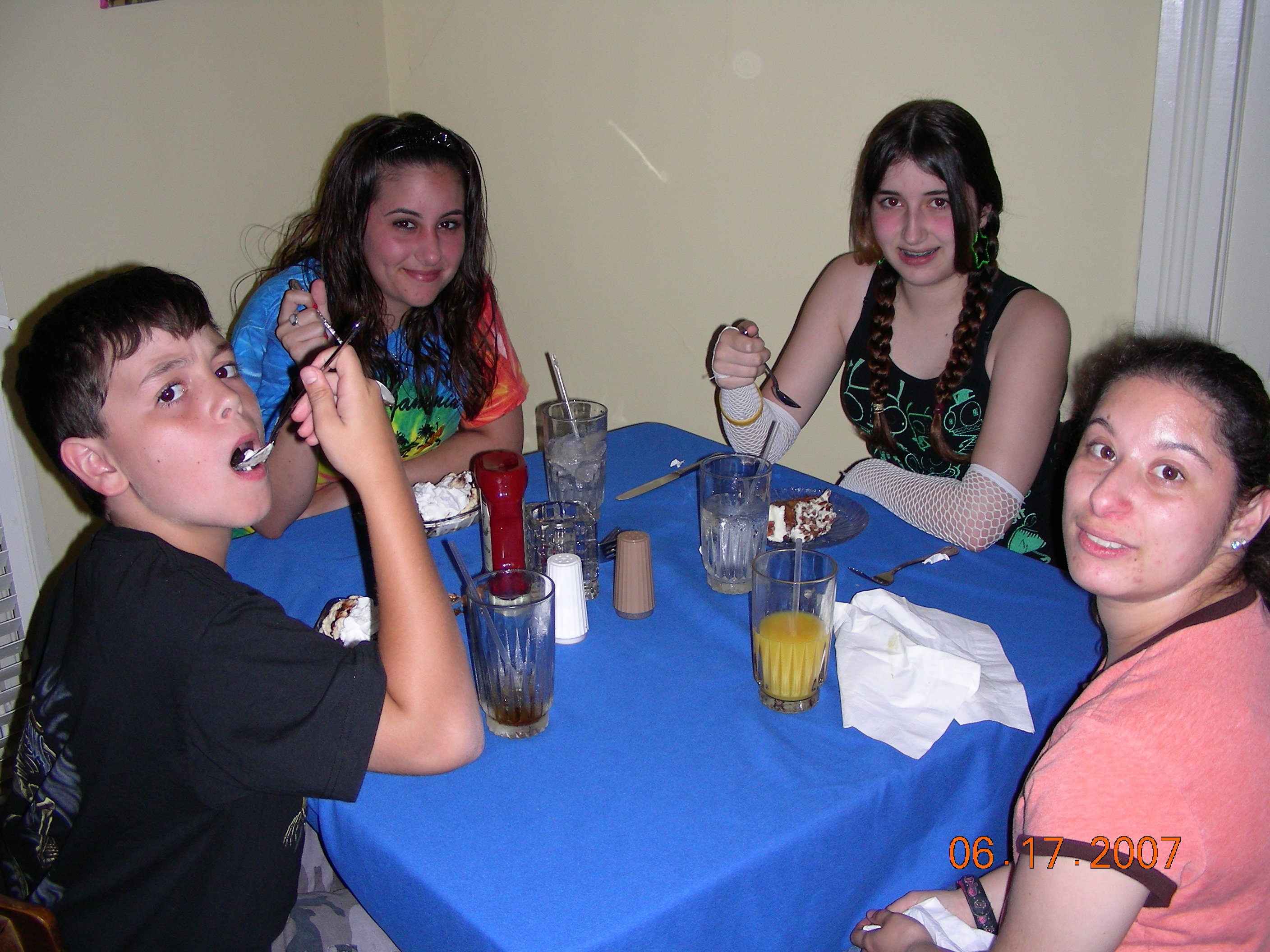 ./2007/Kerr Lake Eagles Nest/June17/DSCN1238.JPG